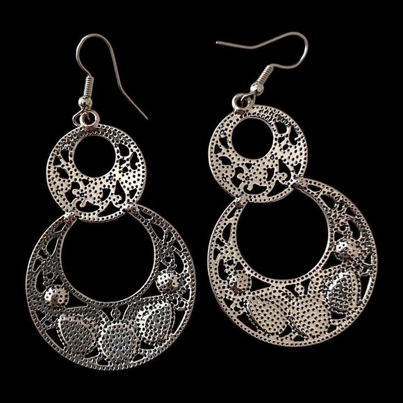 Boho Chandelier Dangle Earrings White Cabochons Silver Tone Western Whimsigoth. - Picture 8 of 16